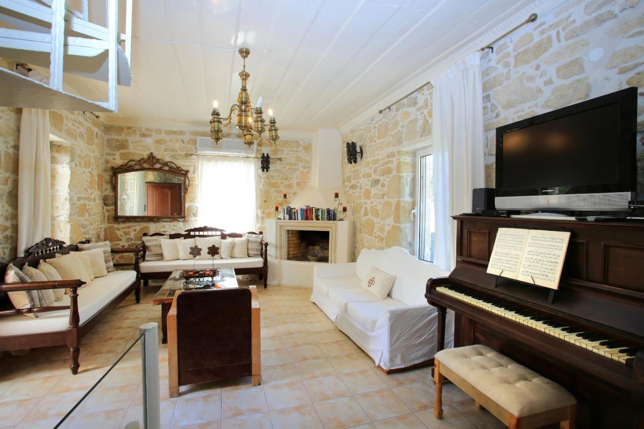 Villa Oasis Камиларион Экстерьер фото
